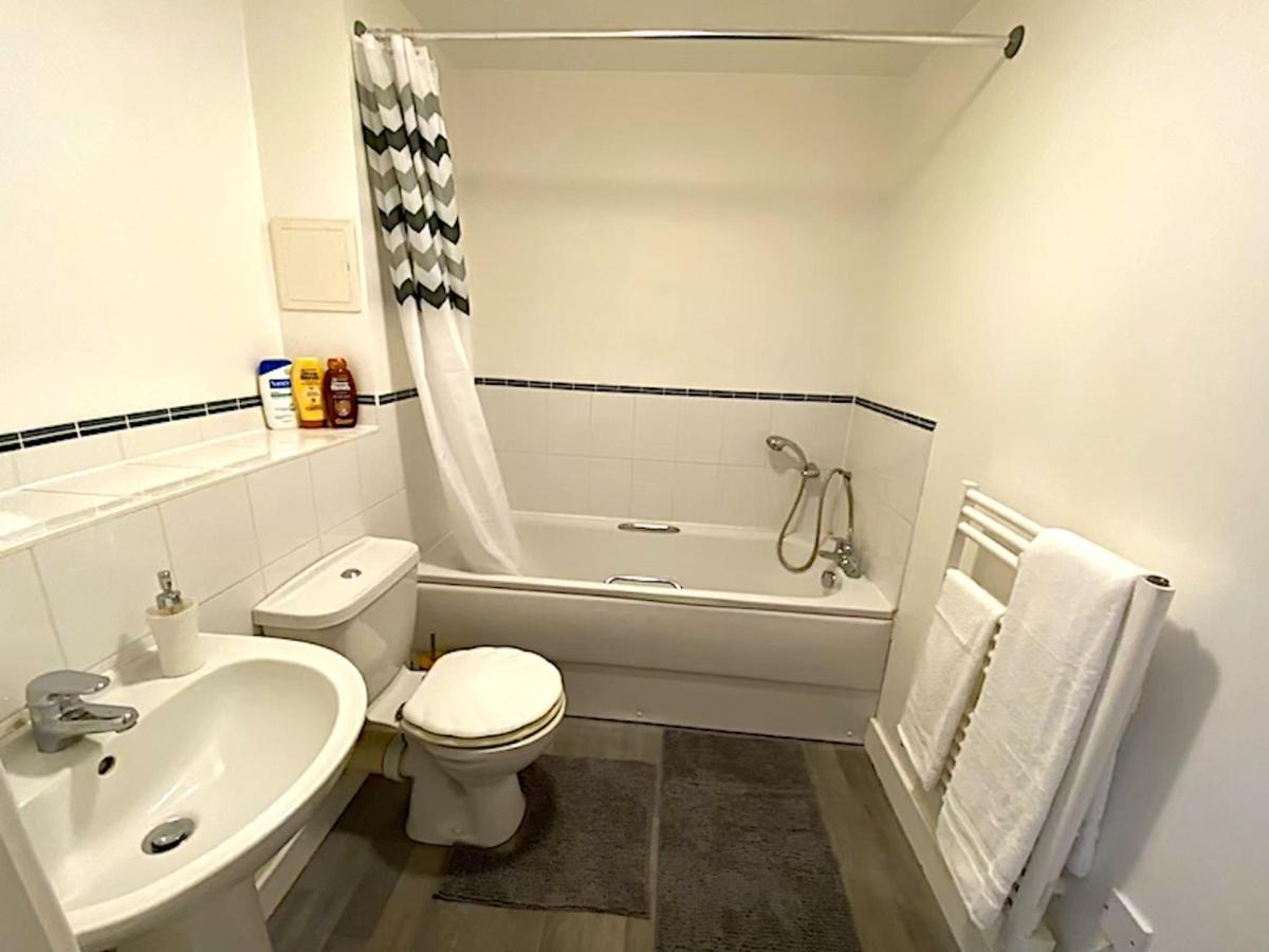 Stylish Two Bed City Apartment With Secure Parking Southampton Esterno foto